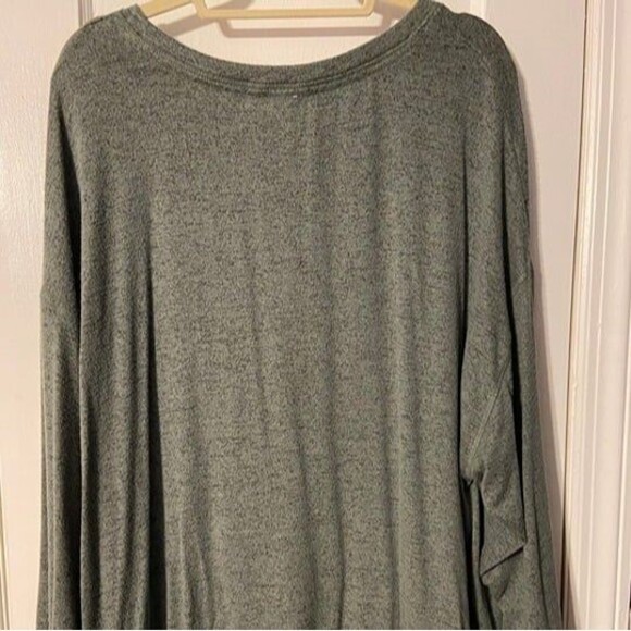 Cupio Heathered Knit Sweatshirt with Front Pockets - Picture 1 of 4